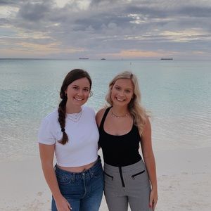 Meet your Posher, Caroline